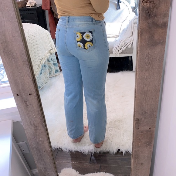 Boho high rise distressed sunflower daisy floral patch 70’s jeans size XLarge - Picture 4 of 8